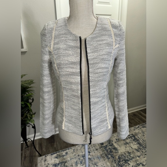 H&M Jackets & Blazers - H&M Women’s Cream/Black Blazer Jacket Size 4